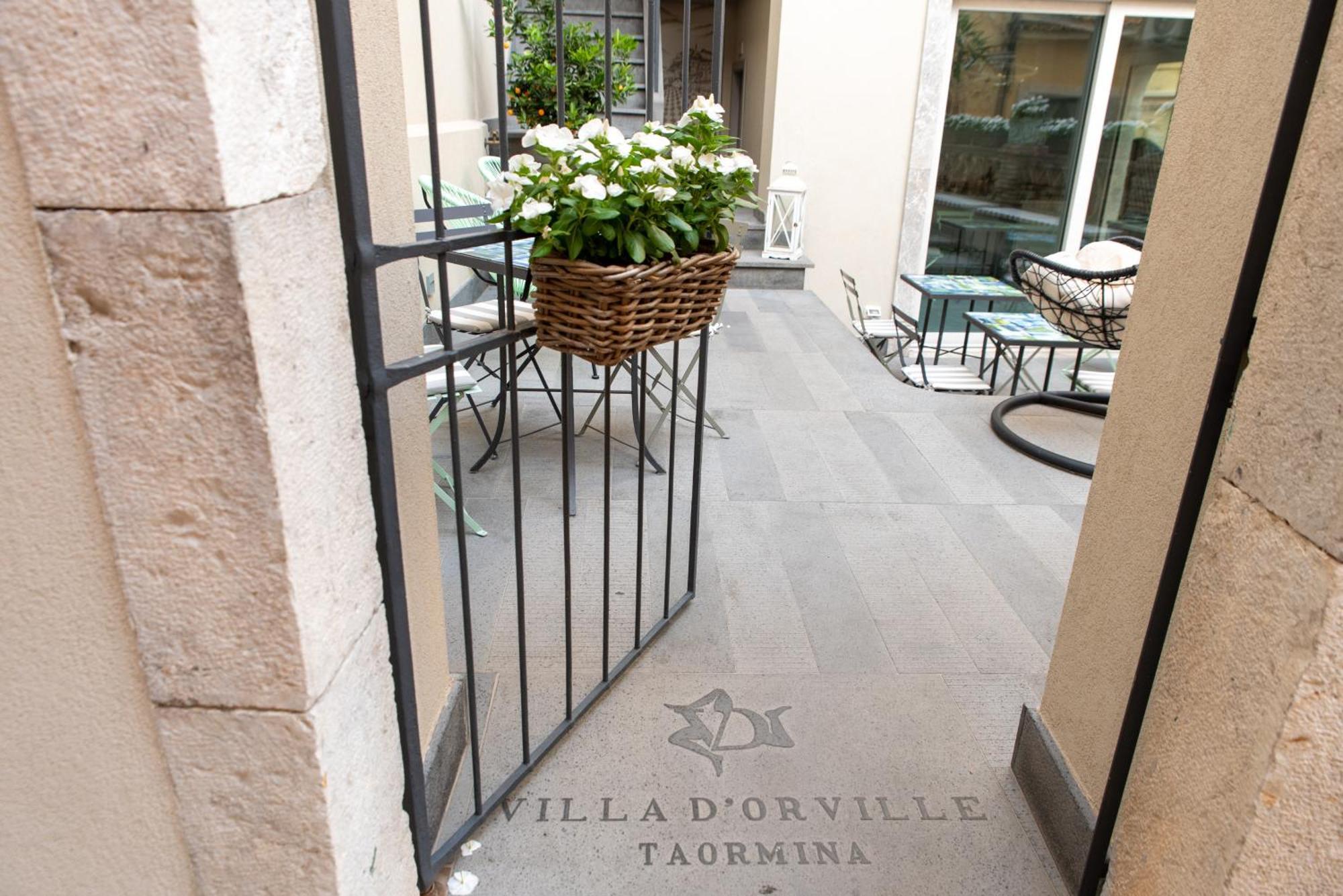 Villa D'Orville Luxury Suites タオルミーナ エクステリア 写真